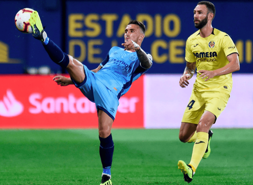 比利亚雷亚尔训练开放日，窗口期调整名单引欢呼，欧冠在即，临场指挥获称赞